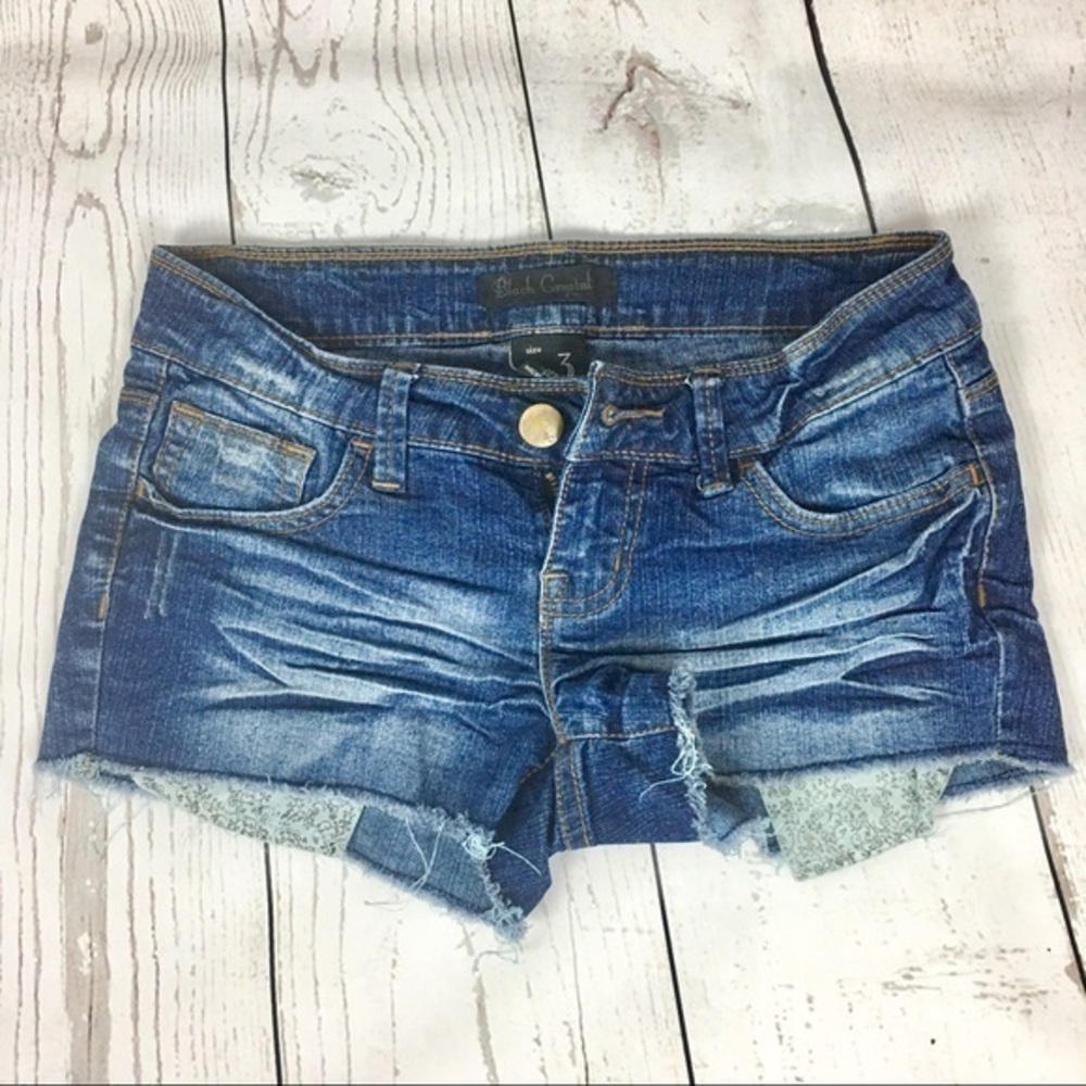 🍁 Medium Wash Cutoff Denim Shorts size 3